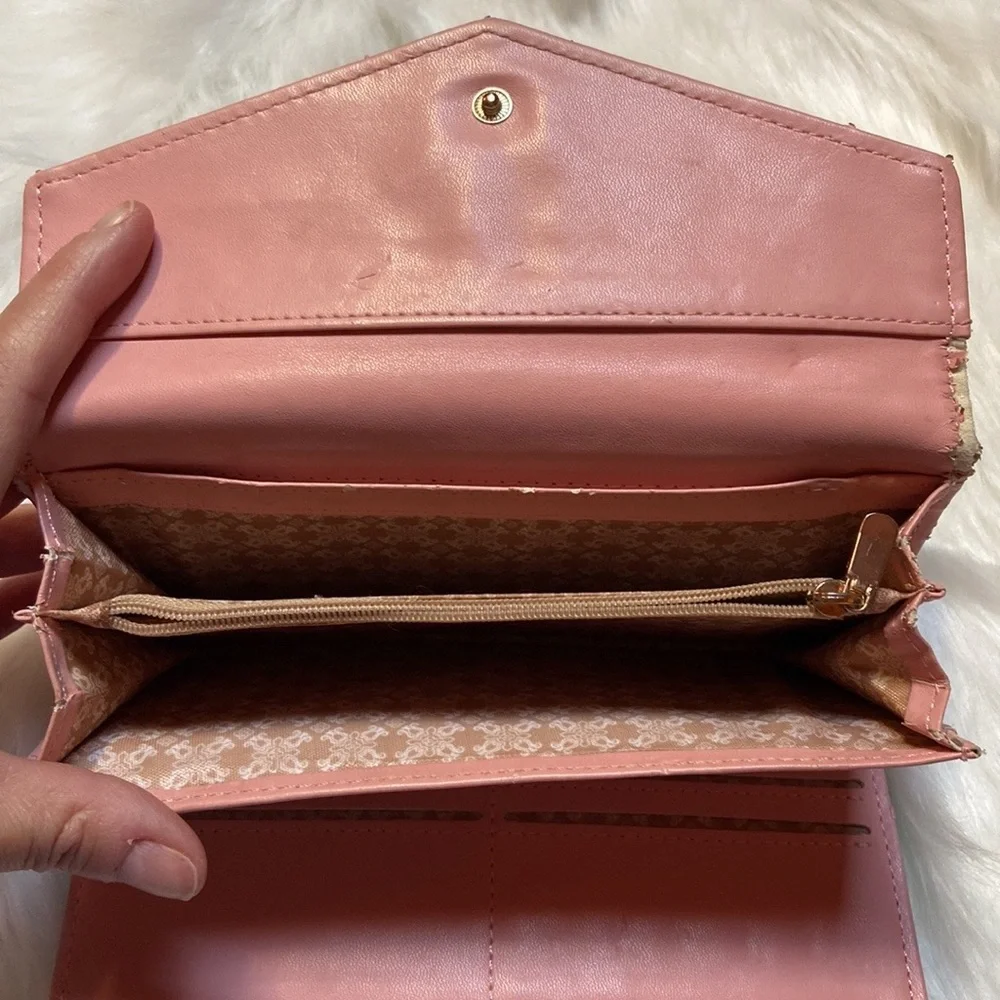 Wallet‎